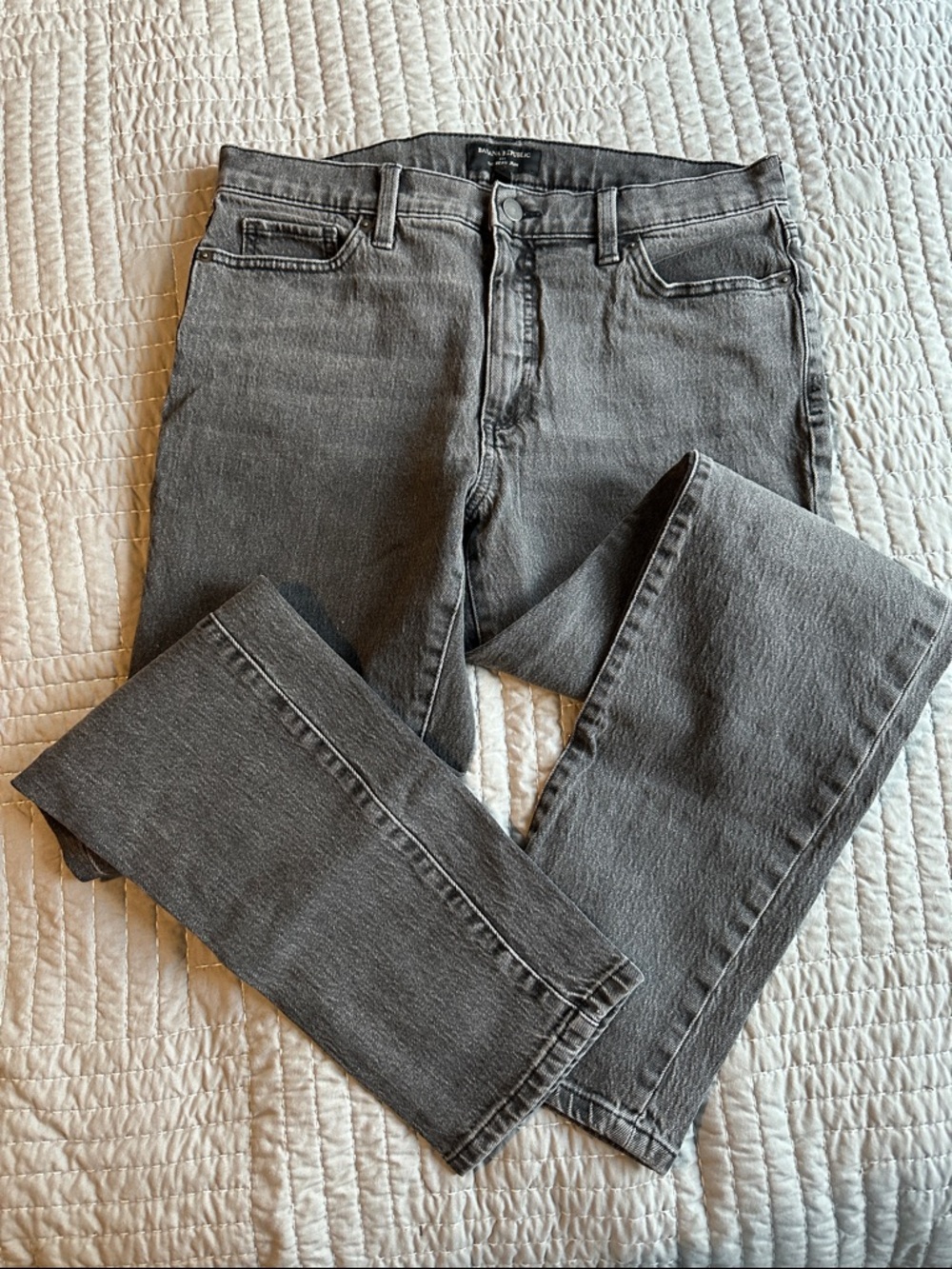 Banana Republic Women’s Faded Black Straight Jeans 28/6 The Beau Jean